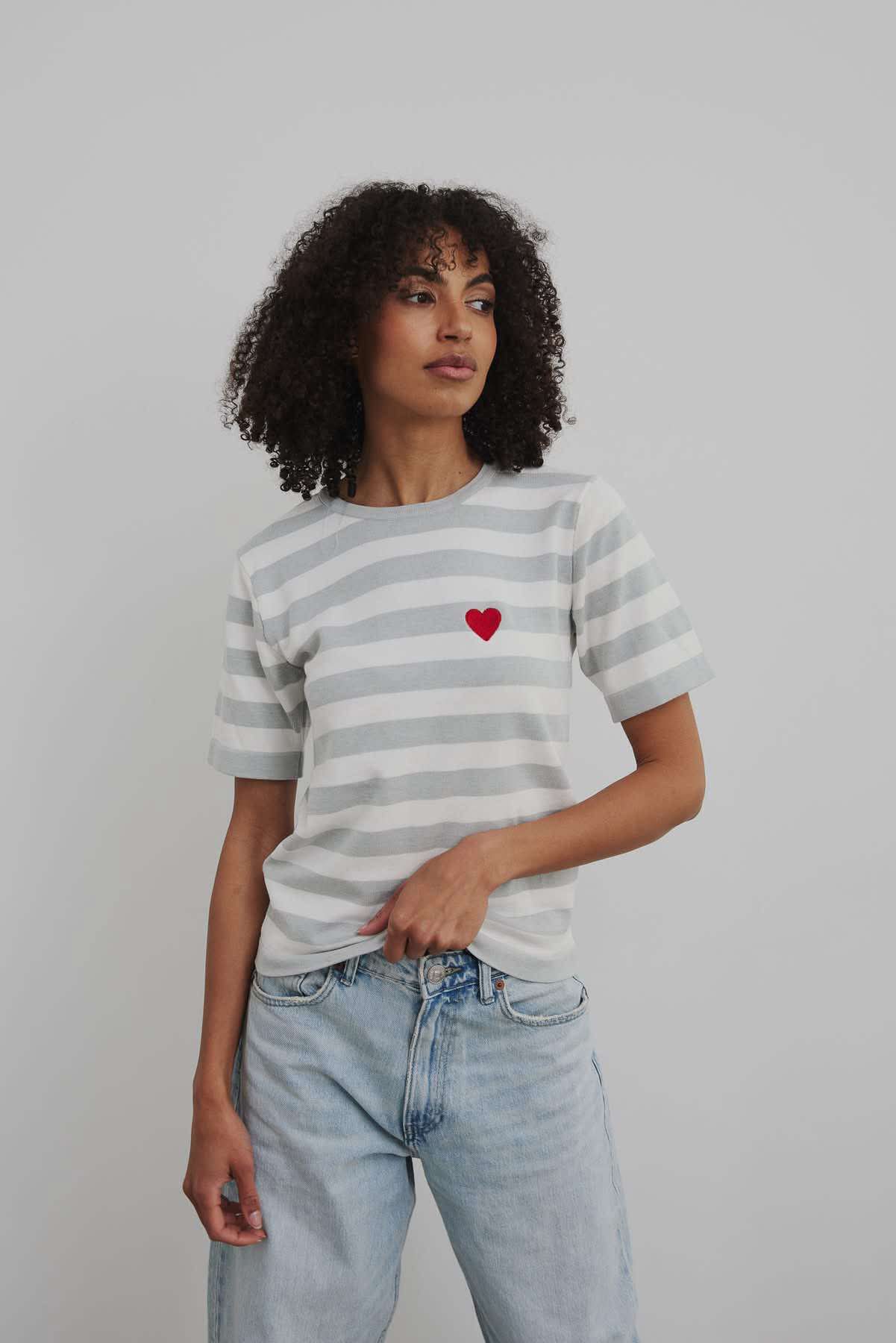 ♥ T-SHIRT SWETERKOWY YARN ♥ Szaro - Białe pasy - obrazek 3