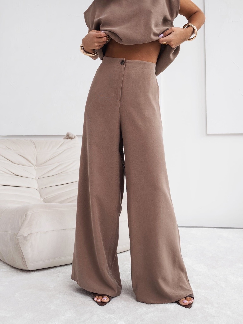 STYLOWY ZESTAW BLUZKA + SPODNIE CIEMNY BEŻ - obrazek 4