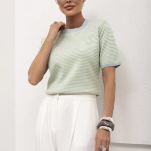 SWETER BASIC W PASKI KRÓTKI RĘKAW NIEBIESKO-ŻÓŁTY