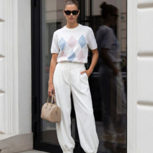 SWETER W ROMBY KRÓTKI RĘKAW KREM/PUDER/BŁĘKIT