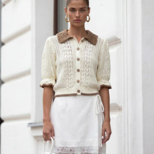 SWETER AŻUROWY NA GUZIKI KREM