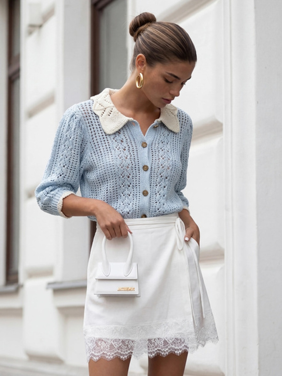 SWETER AŻUROWY NA GUZIKI BŁĘKIT - obrazek 5