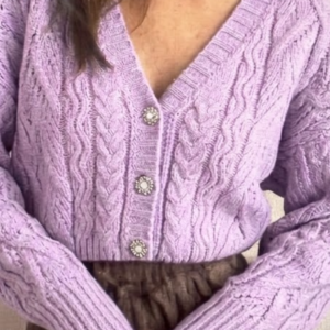 SWETER KRÓTKI ROZPINANY - OZDOBNE GUZIKI LILA