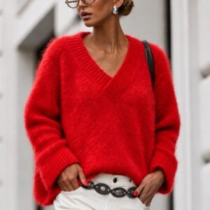SWETER MOHEROWY PREMIUM YARN DEKOLT W SZPIC CZERWONY