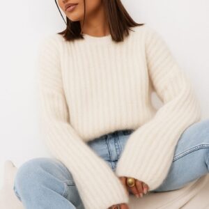 SWETER MOHEROWY PREMIUM DZWONEK RĘKAW YARN ECRU